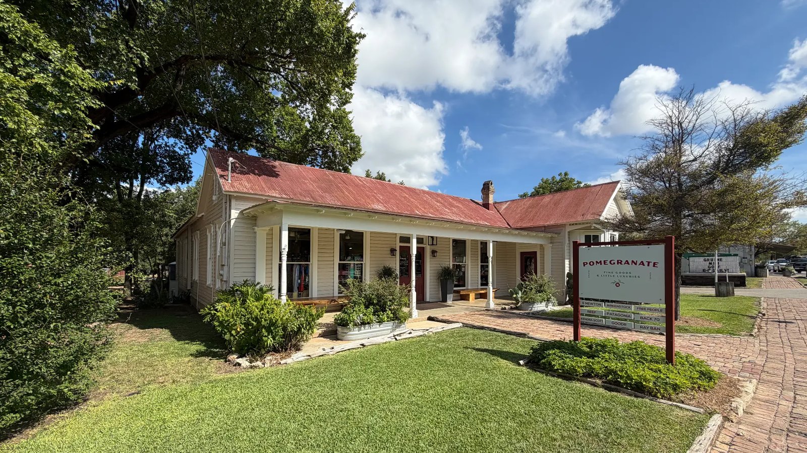 The Pomegranate storefront in Gruene, Texas